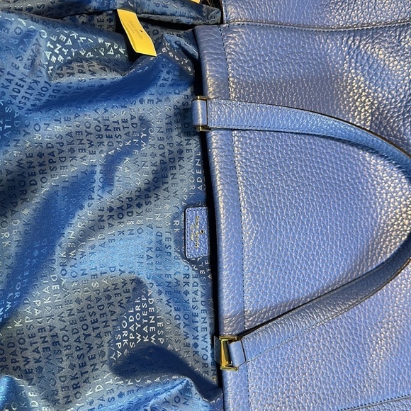Huge Kate Spade purse. About 15.5 inches wide and about 12 inches tall Blue - Picture 9 of 9